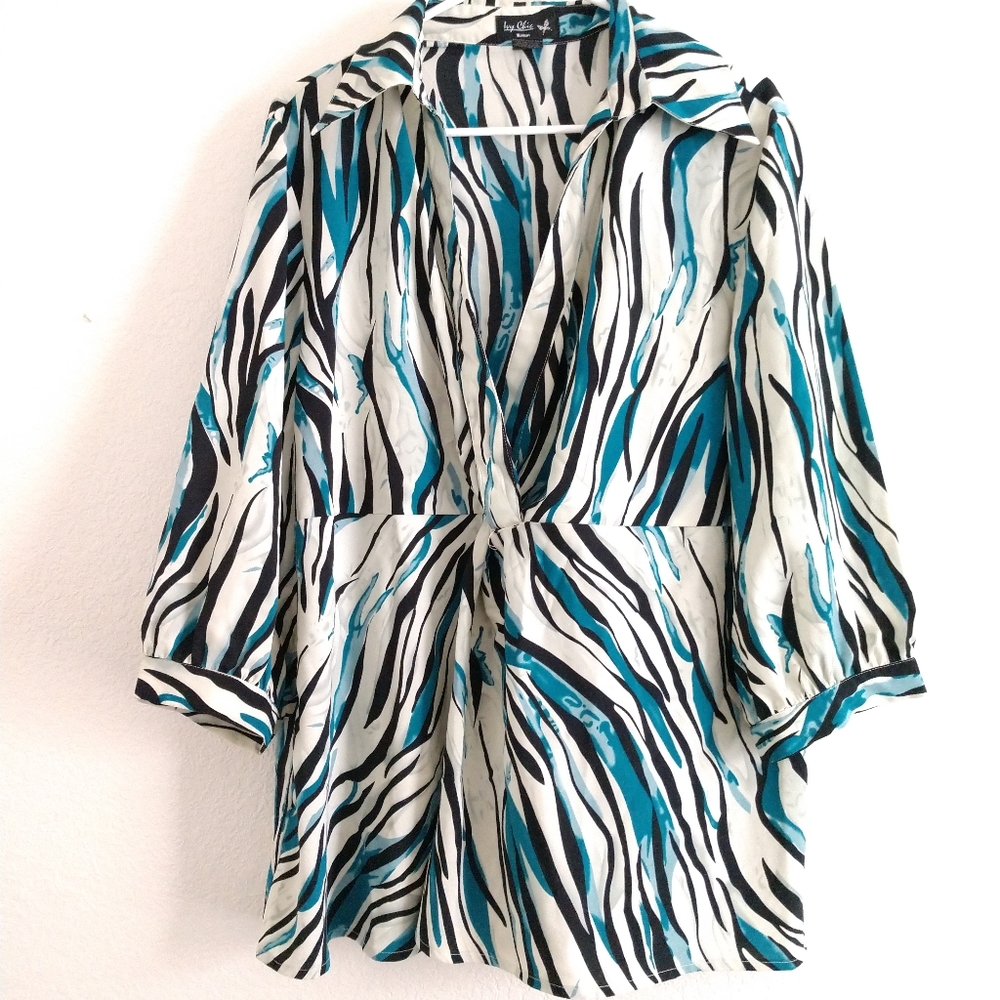 Ivy Chic Woman Blouse Top Blue Black Abstract Print Size 2X Chest 46"